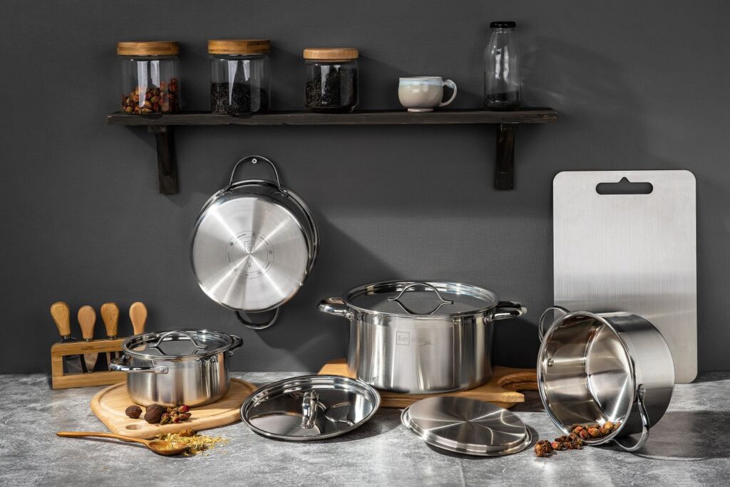Nonstick vs Stainless Steel Cookware — Which is the Smarter Choice for Your Kitchen? nonstick vs stainless steel cookware
