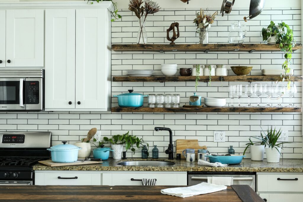 how to organize a small kitchen